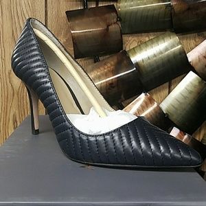 ANN TAYLOR- YVETTE QUILTED PUMP